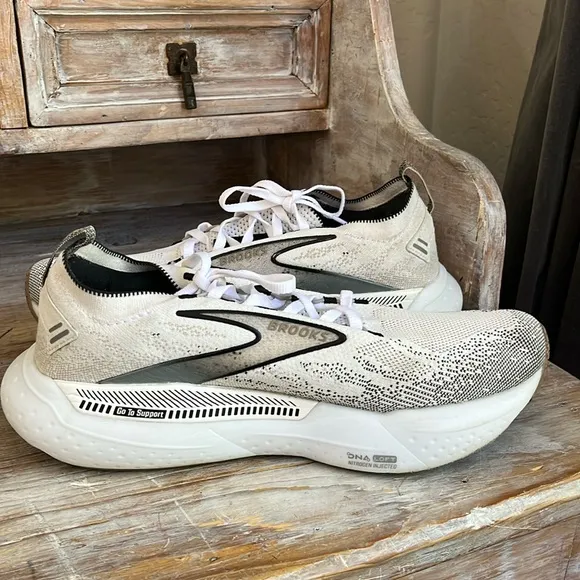 🤍 Brooks Glycerin StealthFit GTS 21 Size 10.5 White Grey Black Running