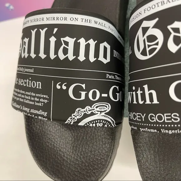📰 SALE! NWOB GALLIANO POOL SLIDES 39