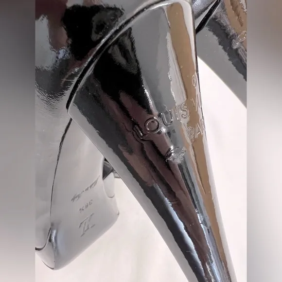 100% Authentic Louis Vuitton High Heel Pattern Leather Shoes Stiletto 38.5 8.5