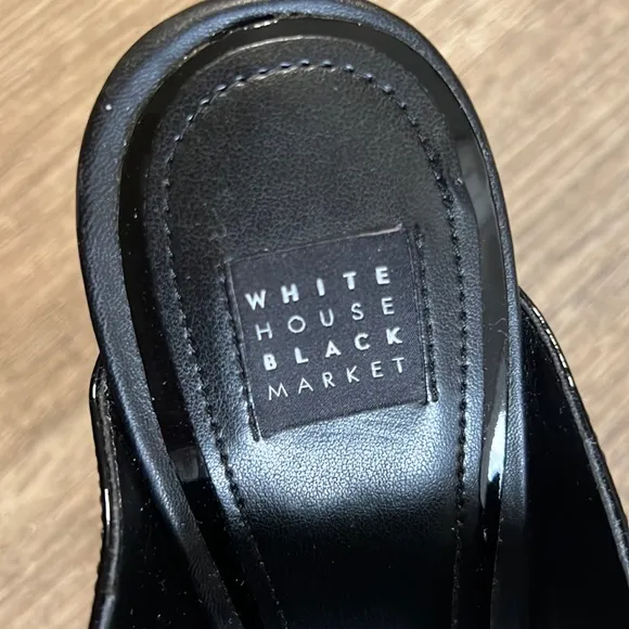 39. White House Black Market Ariah Oxford Mules size 9