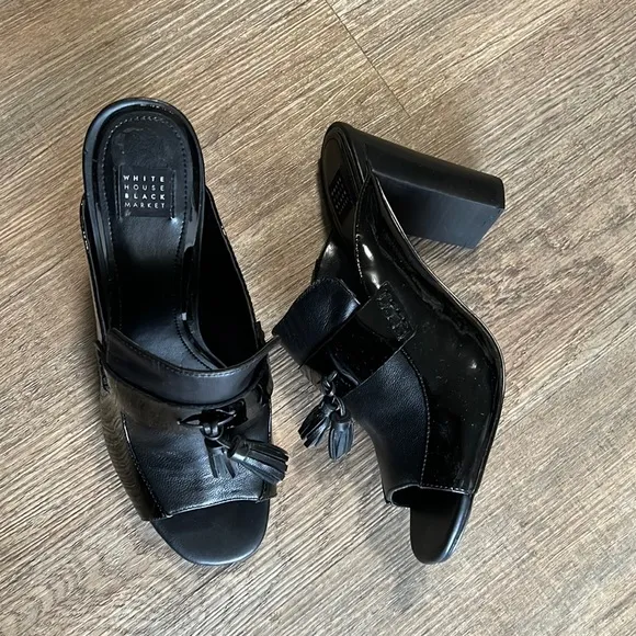 39. White House Black Market Ariah Oxford Mules size 9