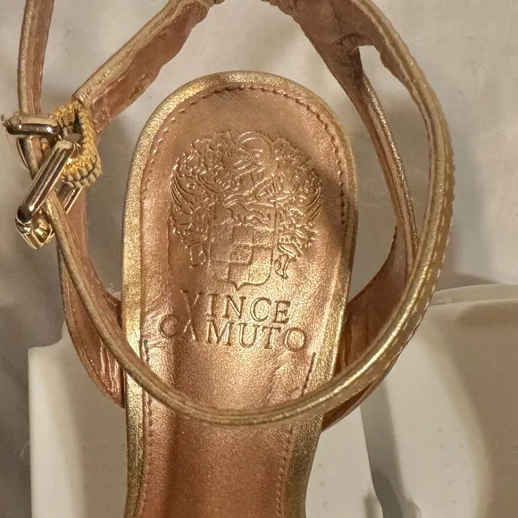 (5) VINCE CAMUTO GOLD STRAPPY Heels