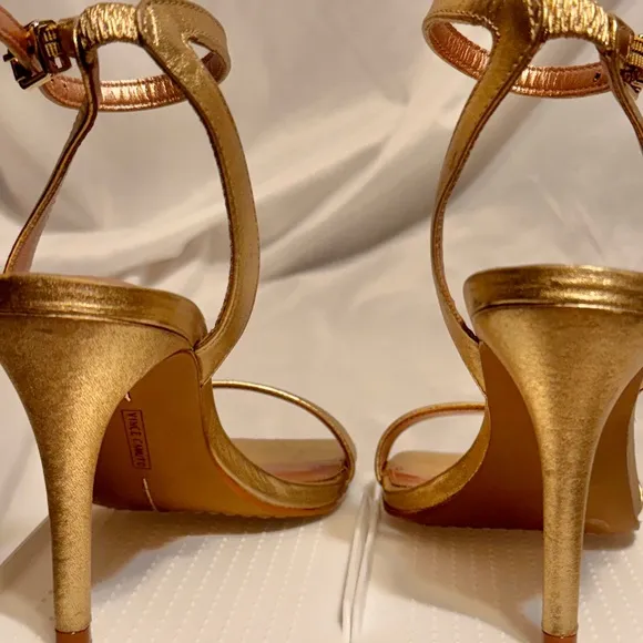 (5) VINCE CAMUTO GOLD STRAPPY Heels