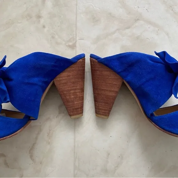 $550 Ulla Johnson Lucia Blue Suede Bow Pointed Toe Block Heels Mules size 9.5