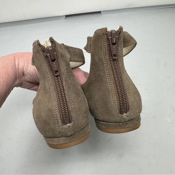 ABLE Ashleigh Mary Jane Suede Flats Size 8 Taupe Classic Minimalist Neutral