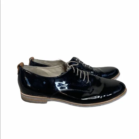AGL black patent Leather Leombruni Pointy toe lace up Oxfords