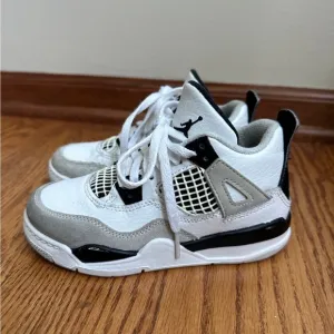 Air Jordan 4 Retro Shoes Kids 11C Military Black