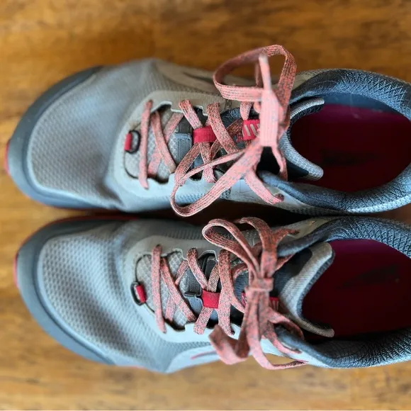 Altra Timp 3 Women’s Size 11 Grey &amp; Salmon Color Trail Runners Running Shoes