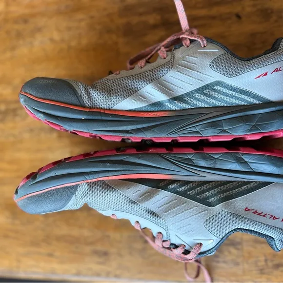 Altra Timp 3 Women’s Size 11 Grey &amp; Salmon Color Trail Runners Running Shoes