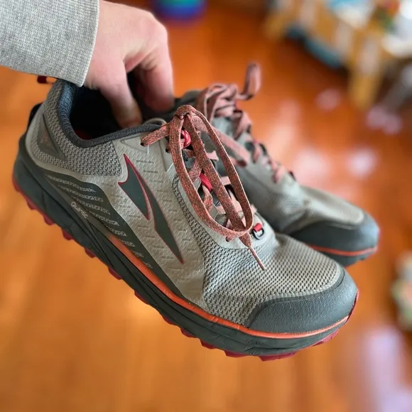 Altra Timp 3 Women’s Size 11 Grey &amp; Salmon Color Trail Runners Running Shoes