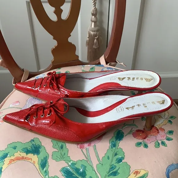 ANITA MADE IN ITALY GORGEOUS PATENT LEATHER MULES