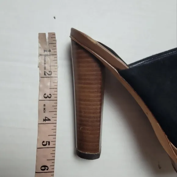 ANN TAYLOR Suede Leather Heels