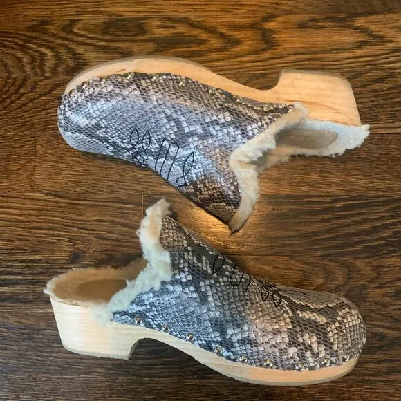 Anthropologie Pilcro Gray Snakeskin Shearling Lined Clogs Shoes- 9