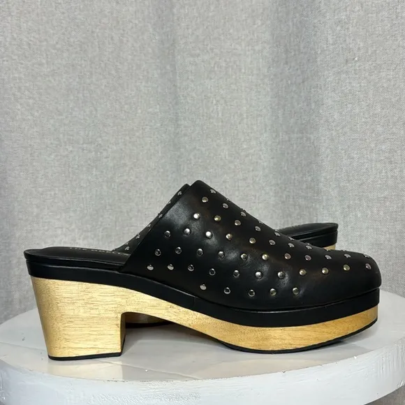 ANTHROPOLOGIE THE ODELLS SILVER  STUDDED BLACK LEATHER HEELED CLOGS **NIB**