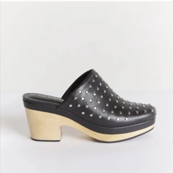 ANTHROPOLOGIE THE ODELLS SILVER  STUDDED BLACK LEATHER HEELED CLOGS **NIB**