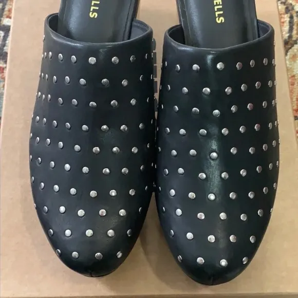 ANTHROPOLOGIE THE ODELLS SILVER  STUDDED BLACK LEATHER HEELED CLOGS **NIB**