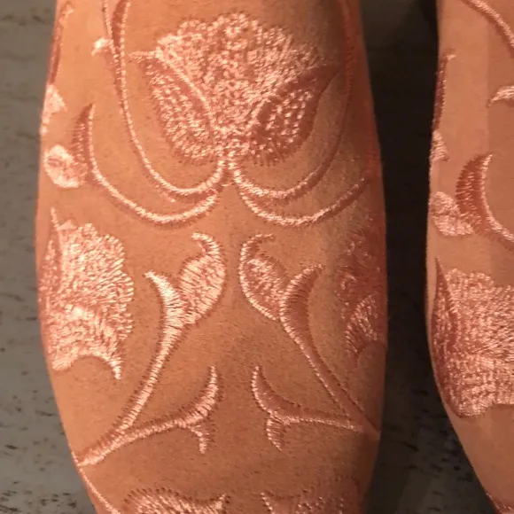 Anthropologie/Huma Blanco Heeled Mules