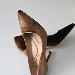 Antonio MelaniKaratwo Velvet Pointed Toe Pumps