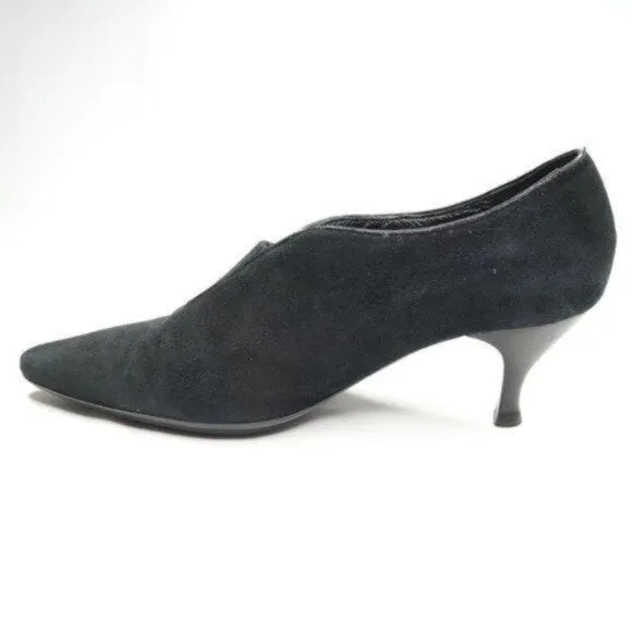 Aquatalia Women's Size 7 Black Suede Slip On Pointed Toe Heels