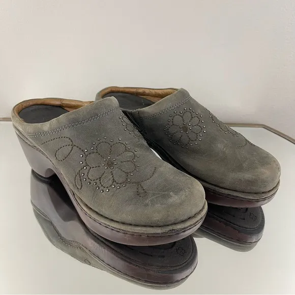ARIAT Womens Grey Green Suede Leather Floral Stitchwork Studded Clog Mules