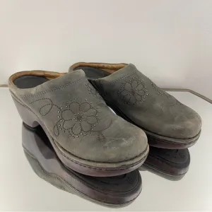 ARIAT Womens Grey Green Suede Leather Floral Stitchwork Studded Clog Mules