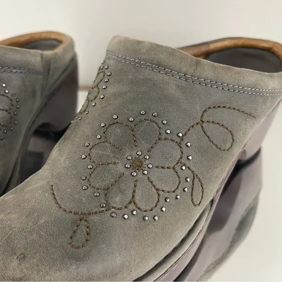 ARIAT Womens Grey Green Suede Leather Floral Stitchwork Studded Clog Mules