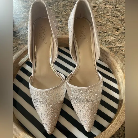 BADGLEY MISCHKA Heels (8.5) Julissa Pointed Lace Stiletto Champagne💫 ✨HOST PICK✨