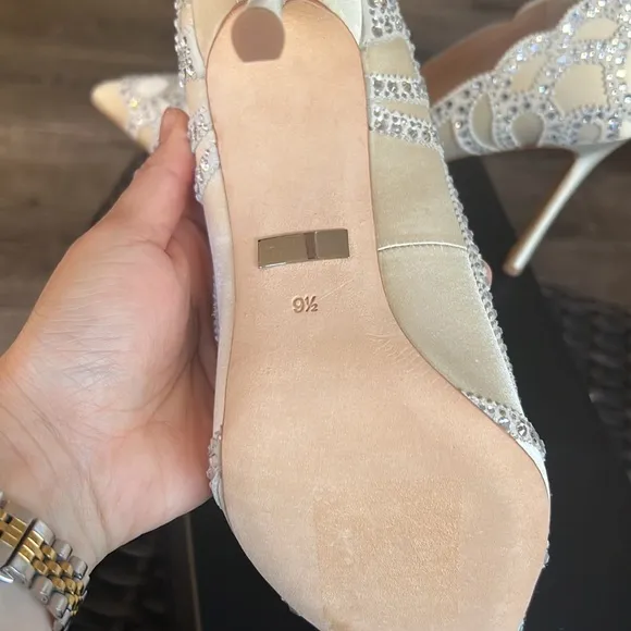 Badgley Mischka pointed toe pump 🤍size 9.5 NWB