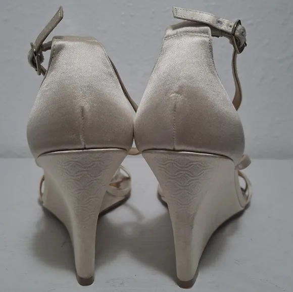 Badgley Mischka Strappy Wedge Sandal Ivroy Satin