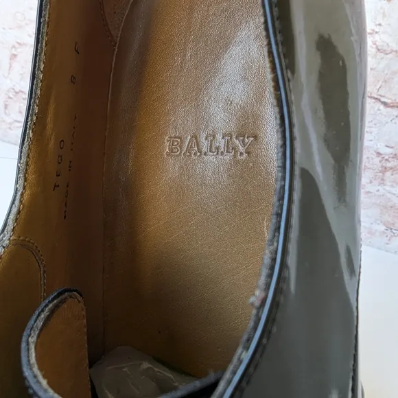 Bally Black Patent Leather Oxfords with Glossy Finish