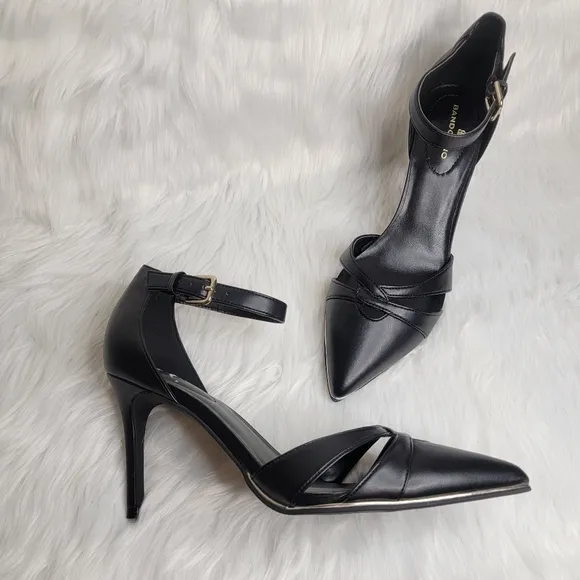 Bandolino black pointed toe heels low heel ankle strap.