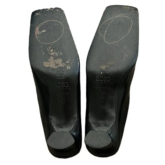 BCBG | Y2K 90’s vintage leather square toe mules heels size 7.5