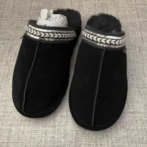 BEARPAW Tanya Suede Embellished Slipper Mule Black Size 9 NEW Sequin Comfort