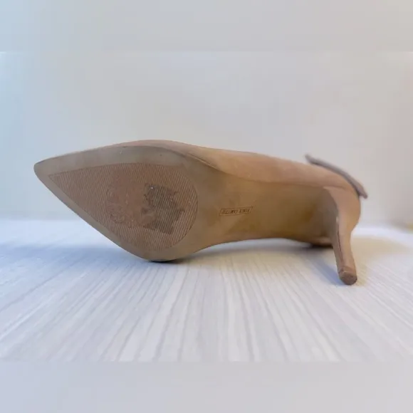 Beautiful Vince Camuto Nude/Brown Suede Alexavia Heels w/Bow Detail Size 7M