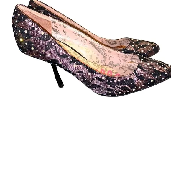 BETSEY JOHNSON BETSEYVILLE Lace Rhinestone Pointed Toe Pumps Heels size 7.5