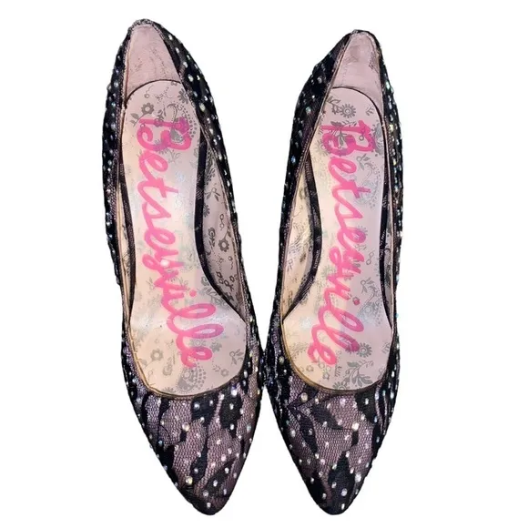 BETSEY JOHNSON BETSEYVILLE Lace Rhinestone Pointed Toe Pumps Heels size 7.5