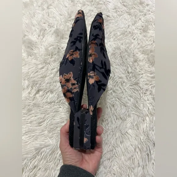 Birdies The Swan Cherry Blossom Floral - Size 10.5