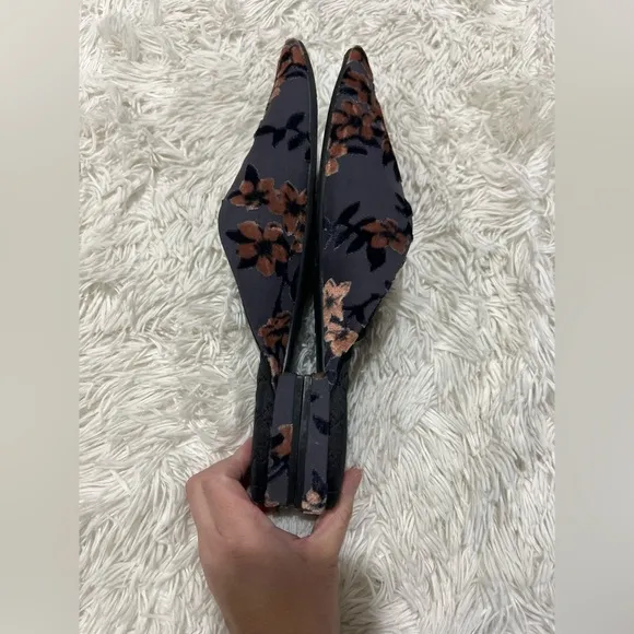 Birdies The Swan Cherry Blossom Floral - Size 10.5