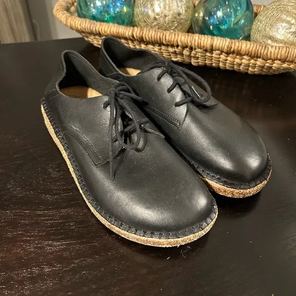 BIRKENSTOCK Gary Plain Toe Derby in Black Leather Size EU 39 / US 8 Like New