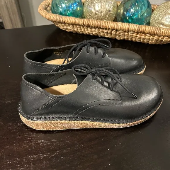 BIRKENSTOCK Gary Plain Toe Derby in Black Leather Size EU 39 / US 8 Like New