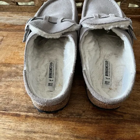 Birkenstock women’s  Gray Suede mules (size 38)fits size 7- 7.5 Fur lining