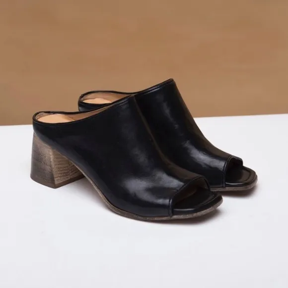 Black leather mules, Gidgio Size 37