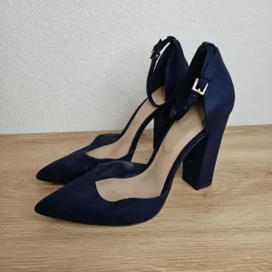 Blue High-Heeled Pumps