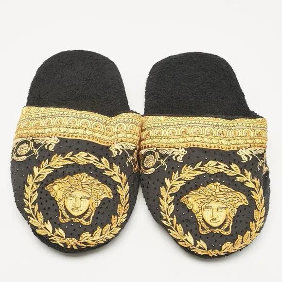 BNWT Versace Women’s Crystal Embellished Baroque Print Slides Size Small US 6/7