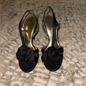 ✨BOGO FREE ✨EUC Pesaro Heels