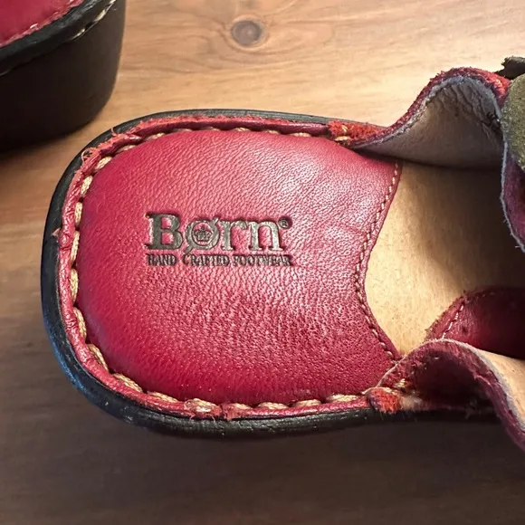 BORN Carena Girls red Suede Mules Clogs