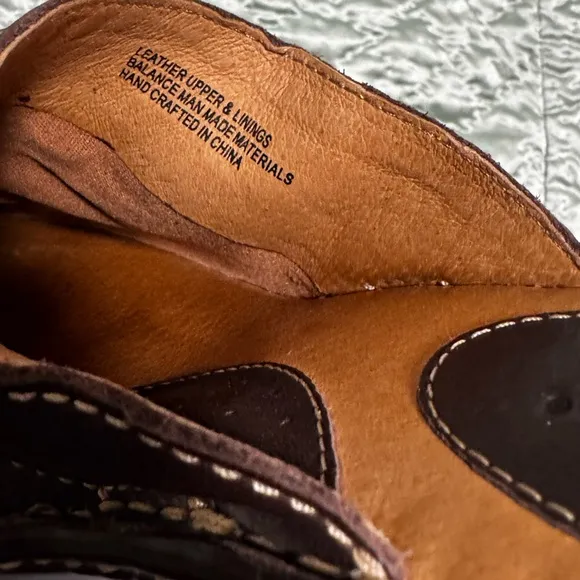 Born Womens Brown Leather Upper Linning Heeled Mule Slip On Clogs Size 9