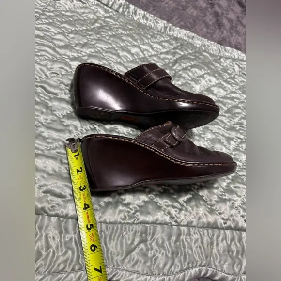 Born Womens Brown Leather Upper Linning Heeled Mule Slip On Clogs Size 9