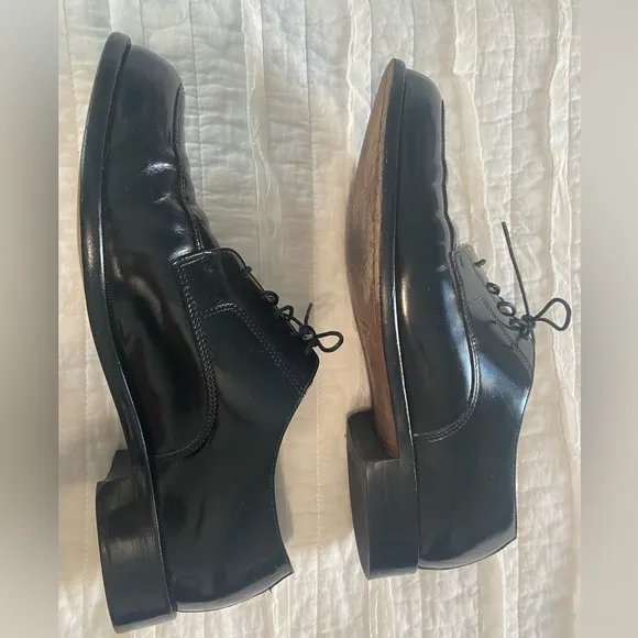 Bostonian Men’s 9.5 Black Oxfords with Glossy Finish