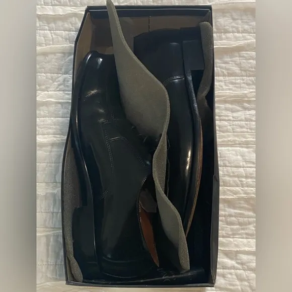 Bostonian Men’s 9.5 Black Oxfords with Glossy Finish